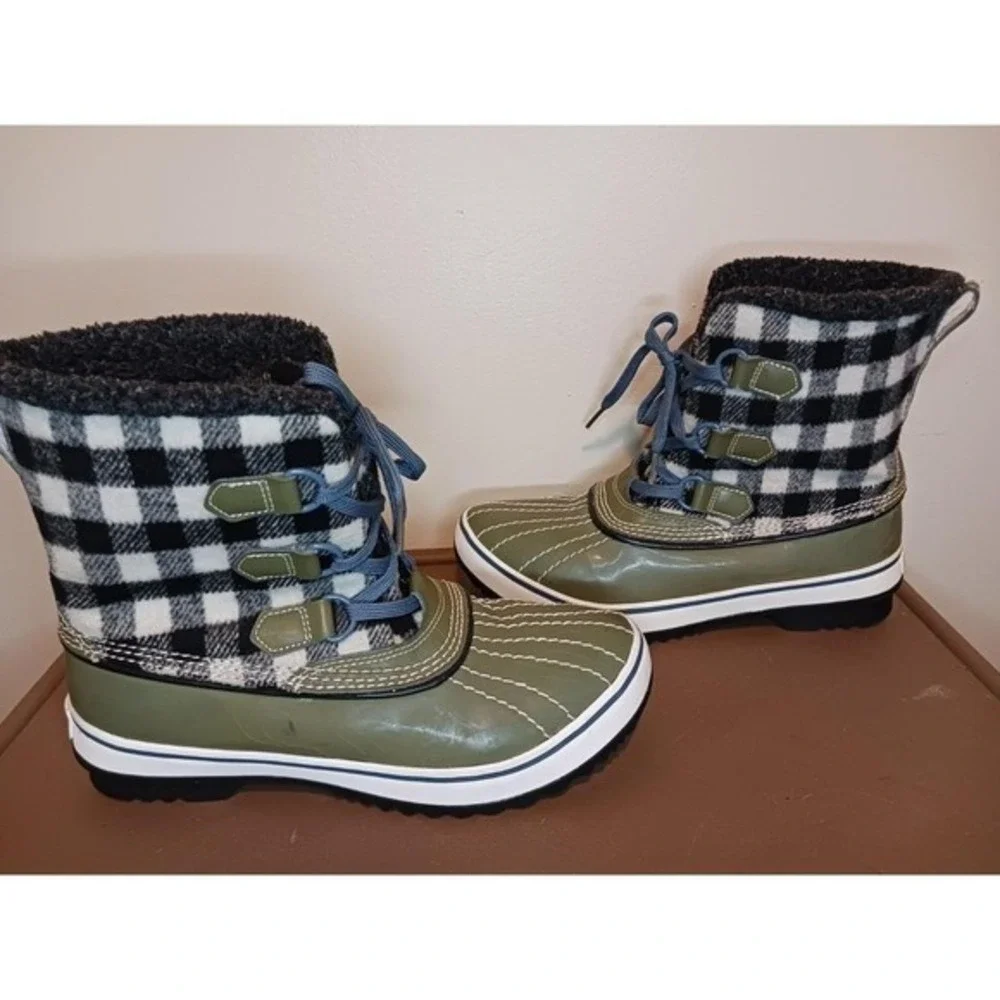 Gorpcore Granola Plaid Green Black‎ Ankle snow rain boots 7 booties